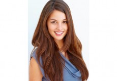 Mái tóc thẳng mượt nhờ nước cốt dừa