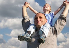 Ông bị gãy xương, cháu trai có nguy cơ bị loãng xương