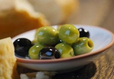 Dầu olive giảm nguy cơ loãng xương