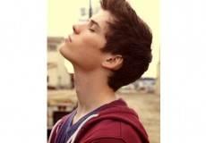 4 mẹo chống lão hóa da cho cánh mày râu