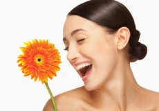 Tự làm sữa rửa mặt và kem dưỡng ẩm cho làn da khỏe mạnh